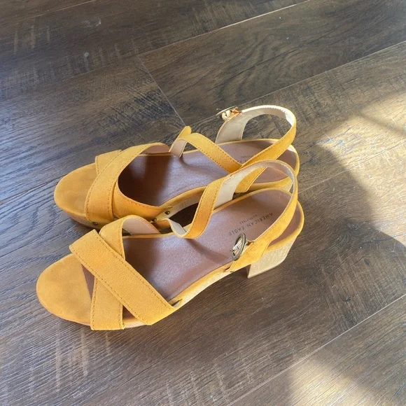 American Eagle Outfitters Mustard Block Heel Sandals - Picture 3 of 6
